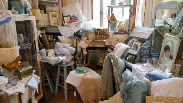 Shabby Cottage Display